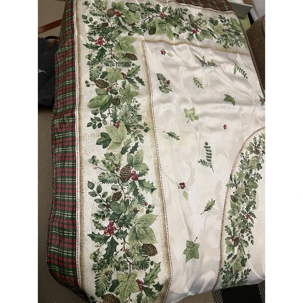 Christmas Holiday Holly Berry Plaid Damask Tablecloth 58